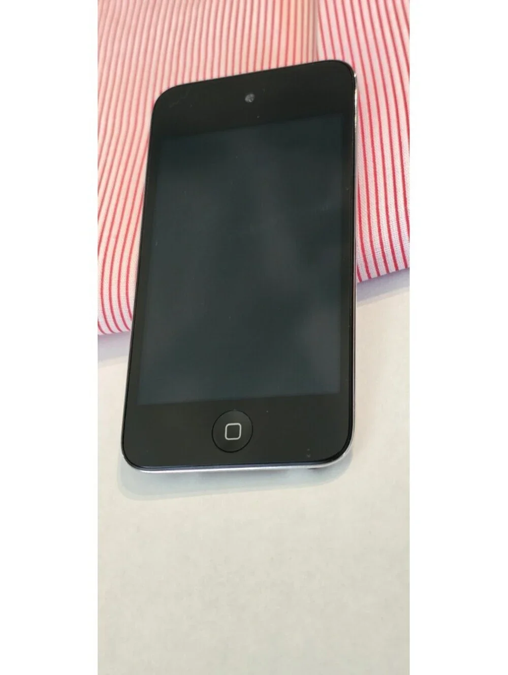 Apple iPod Touch 4th Generation 8GB Player - Black (MC540LL/A)